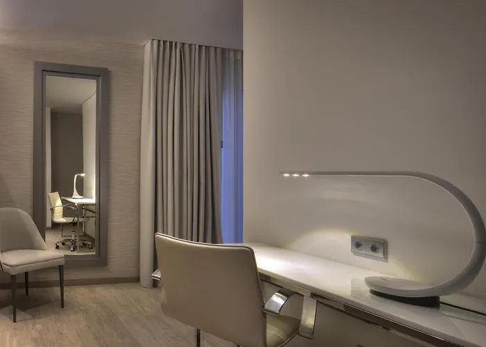 Hotel Nh Collection Porto Batalha